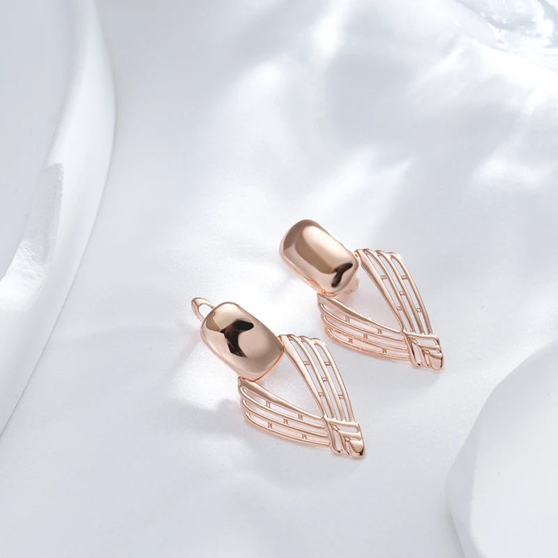 GLOSSY DROP EARRINGS